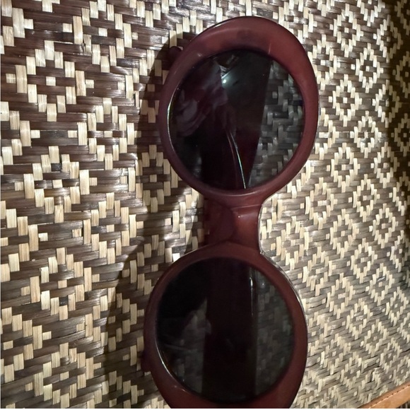 Gucci, vintage sunglasses, sophisticated fashionable stylish show your style - Picture 3 of 7